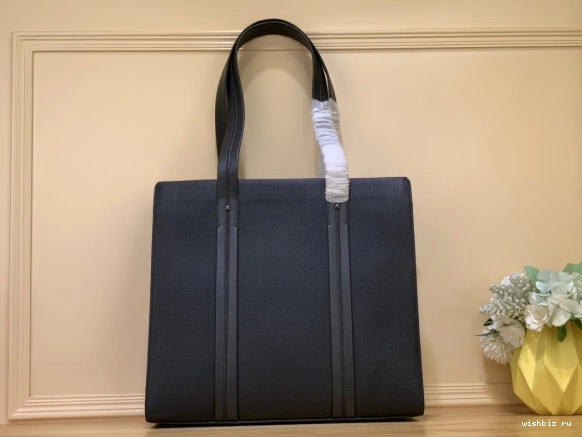 WIS VUITTON Aerogram LOUIS Tote  0306